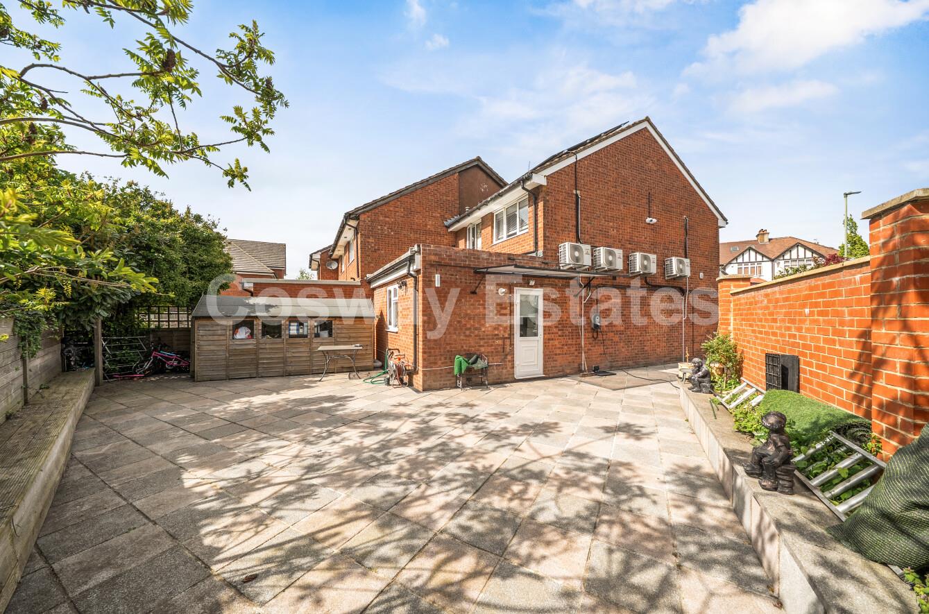 Rowlands Close, Mill Hill, NW7, London
